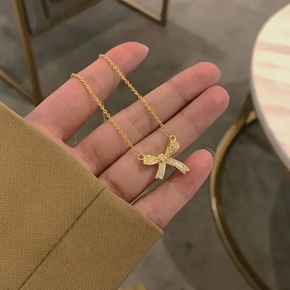 Gold Bow Necklace - Picture 5 of 6